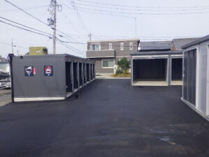 一宮市内　レンタル倉庫敷地内の舗装工事