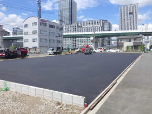 駐車場のアスファルト舗装工事