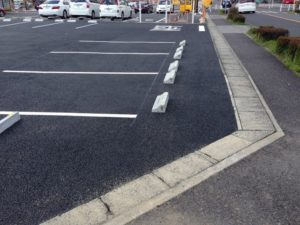 店舗跡地から駐車場へ
