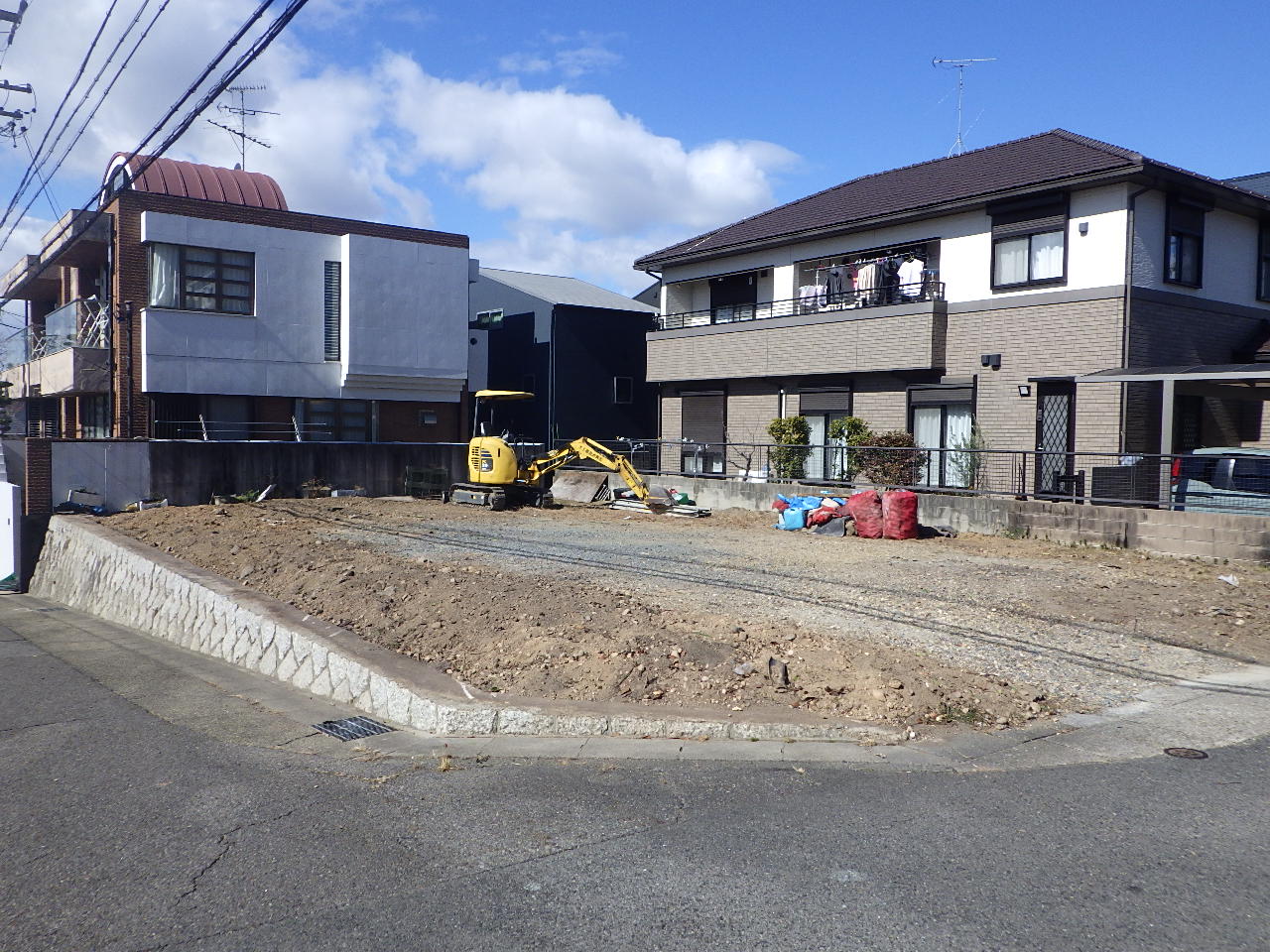 重機による整地作業