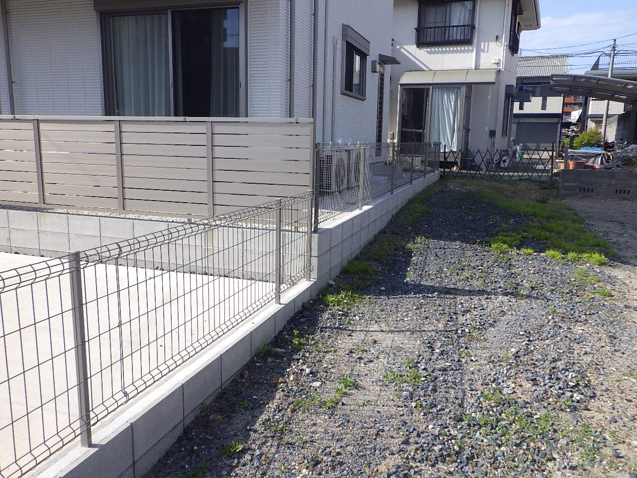 施工前の土地の左手側の様子